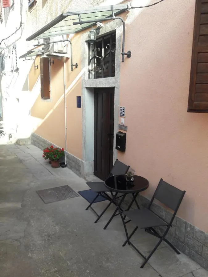Padelica location